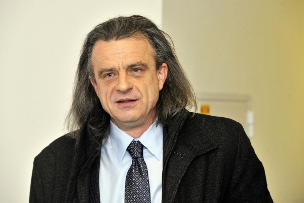 Poslanec Chaloupka je zproštěn obžaloby. Poslanec Chaloupka je zproštěn obžaloby.