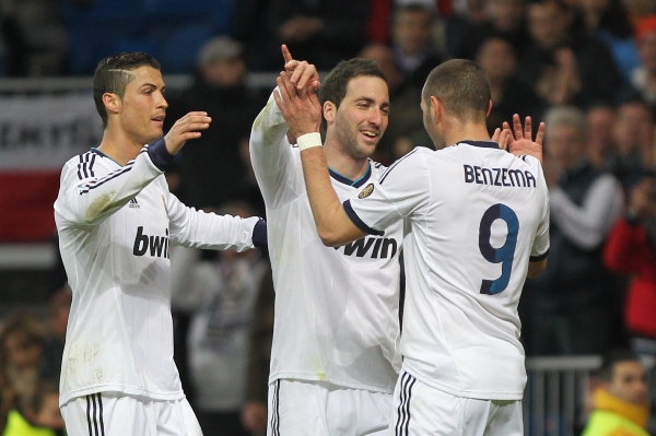 Fotbalisté Realu Madrid se radují z gólu.