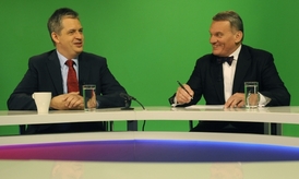 Bohuslav Svoboda s Jiřím Dienstbierem ve studiu.