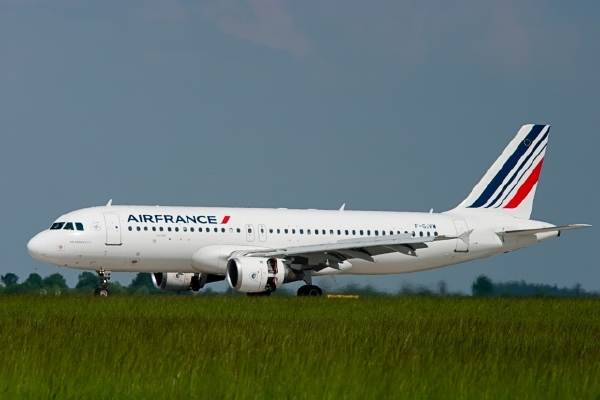 Evropská strojírenská společnost Airbus získala největší zakázku ve své historii. Evropská strojírenská společnost Airbus získala největší zakázku ve své historii.