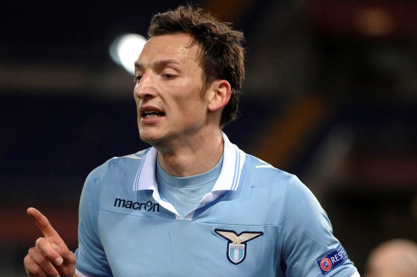 Útočník Lazia Řím Libor Kozák byl dodatečně povolán do fotbalové reprezentace před zápasy kvalifikace o postup na mistrovství světa s Dánskem a v Arménii. Útočník Lazia Řím Libor Kozák byl dodatečně povolán do fotbalové reprezentace před zápasy kvalifikace o postup na mistrovství světa s Dánskem a v Arménii.