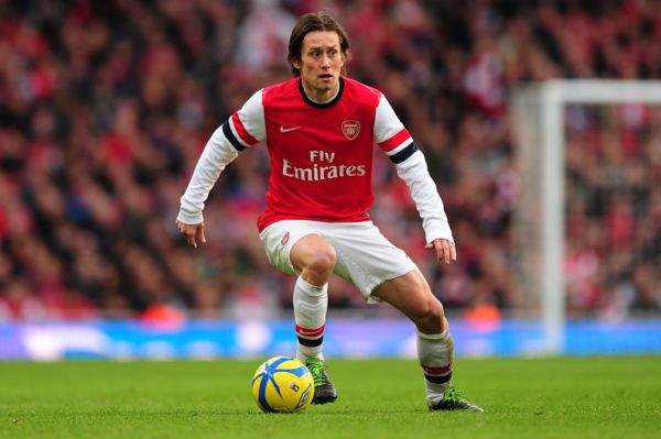 Tomáš Rosický v Arsenalu moc šancí nedostává.