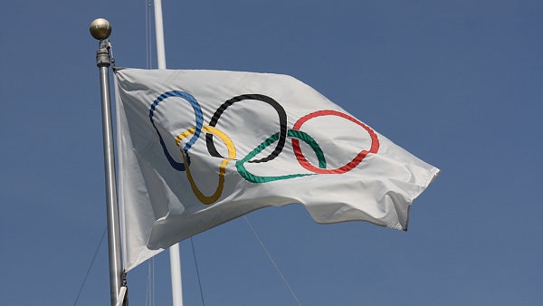 Olympijská vlajka.