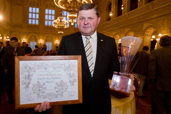 Josef Valihrach se stal v roce 2010 vinařem roku.