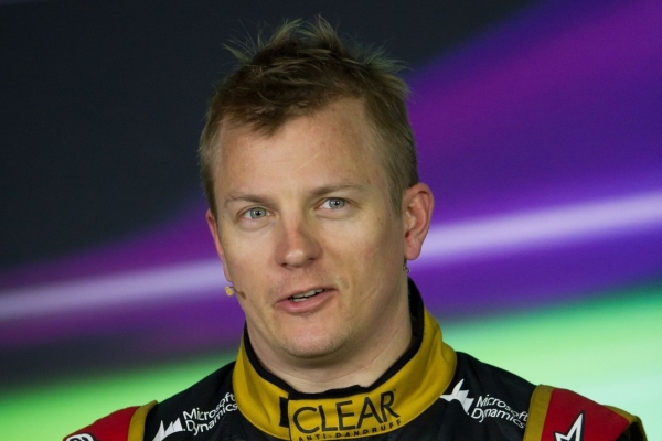 Fin Kimi Räikkönen bez větších potíží triumfoval v prvním závodě, roli favorita šampionátu však odmítá.