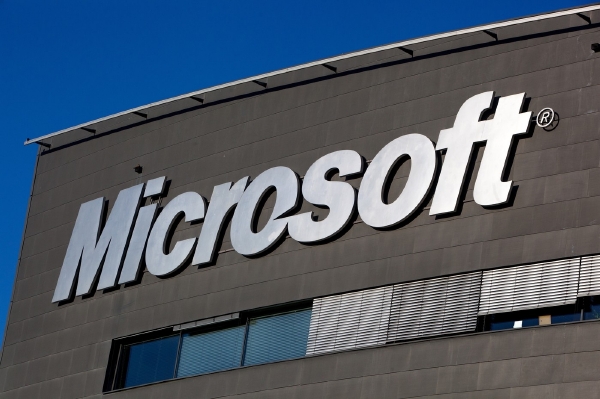 Americké úřady vyšetřují americkou softwarovou společnost Microsoft kvůli údajnému uplácení, jehož se prý dopustili zaměstnanci nebo spolupracovníci firmy v Číně, Rumunsku a Itálii.
