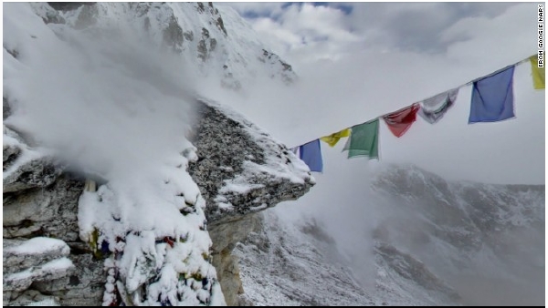 Kala Patthar - vrchol blízko Mount Everestu v Nepálu. 