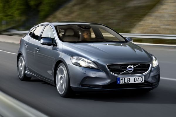 Volvo V40 modelového roku 2014 je plné technických novinek.