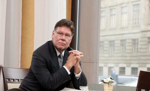 Šéf české pobočky kopřivnické automobilky Tatra Ronald Adams.