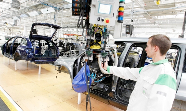 Zaměstnanec automobilky Škoda Auto. Zaměstnanec automobilky Škoda Auto.