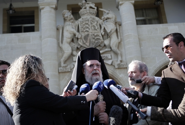 Kyperský arcibiskup Chrysostomos je pro to, aby země vystoupila z eurozóny.