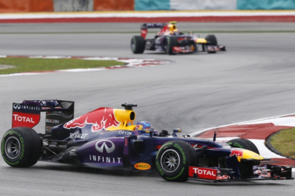Na okruhu v Sepangu vyhrál obhájce titulu Sebastian Vettel.