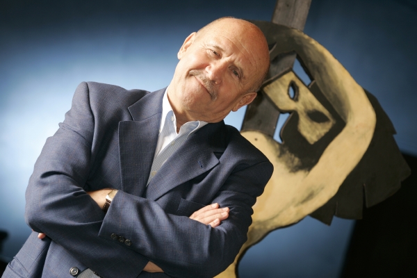 V hlavní roli stárnoucího muže se představí Petr Nárožný V hlavní roli stárnoucího muže se představí Petr Nárožný