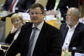 Náměstek ministra financí Jan Gregor na jednání zastupitelstva Ústeckého kraje.