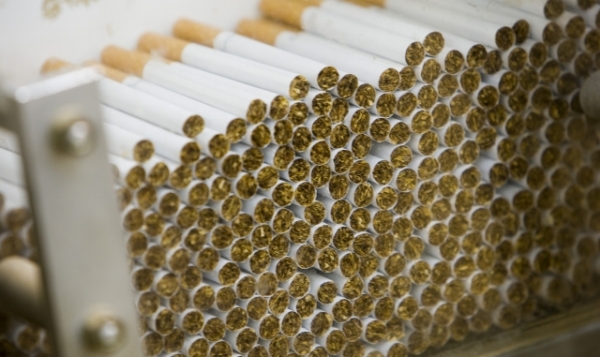 Philip Morris prodal méně, ale dráž. Philip Morris prodal méně, ale dráž.