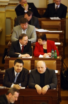 Poslanec ODS Tomáš Úlehla (na snímku vlevo). 