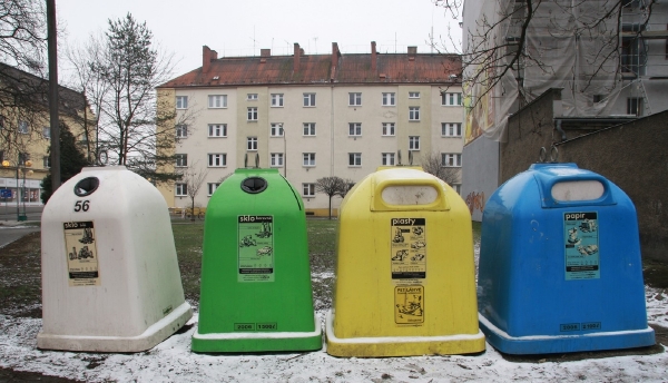 Česká republika zatím podle ekologů zdaleka nevyčerpala možnosti, které nabízí důsledná recyklace. Česká republika zatím podle ekologů zdaleka nevyčerpala možnosti, které nabízí důsledná recyklace.