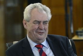 Miloš Zeman na poslední chvíli dostává peníze od sponzorů.