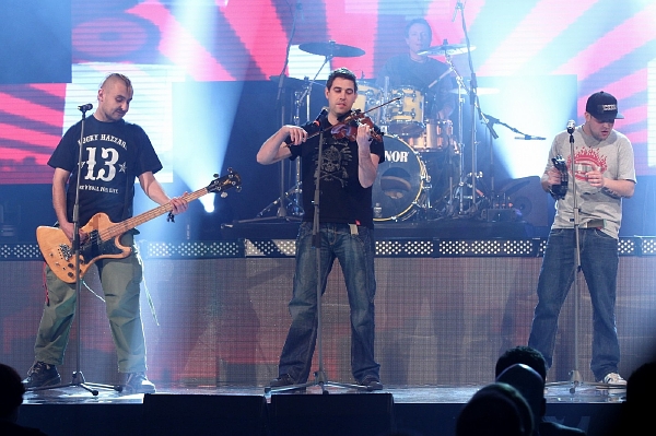 15 let od prvního koncertu oslaví kapela kromě nového alba "15" i dalším turné v 15 městech. 15 let od prvního koncertu oslaví kapela kromě nového alba "15" i dalším turné v 15 městech.