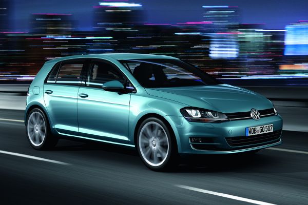 Sedmá generace VW Golf s vavříny - stala se Světovým autem roku.