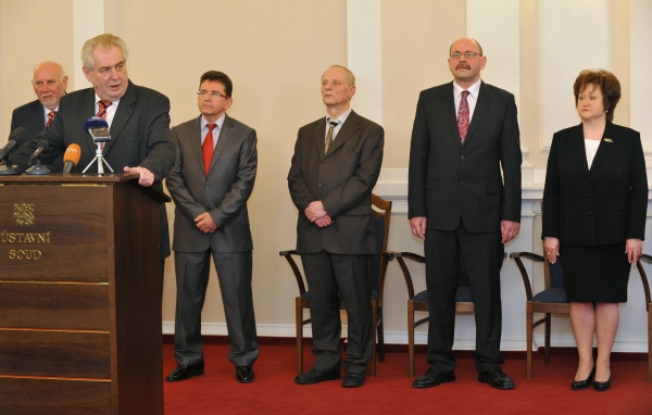 Zemanovými kandidáty jsou (zprava) Milada Tomková, Vladimír Sládeček, Jan Filip a Jaroslav Fenyk.