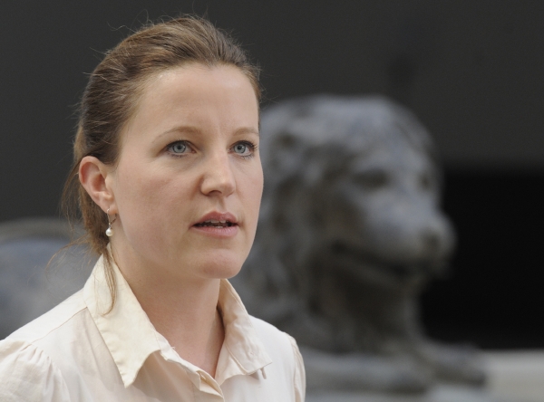 Karolína Peake bourala.
