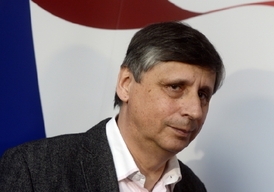 Jan Fischer má po kampani milionové dluhy.
