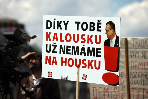 Lidé jsou nespokojení s ekonomickou situací v ČR (ilustrační foto). Lidé jsou nespokojení s ekonomickou situací v ČR (ilustrační foto).