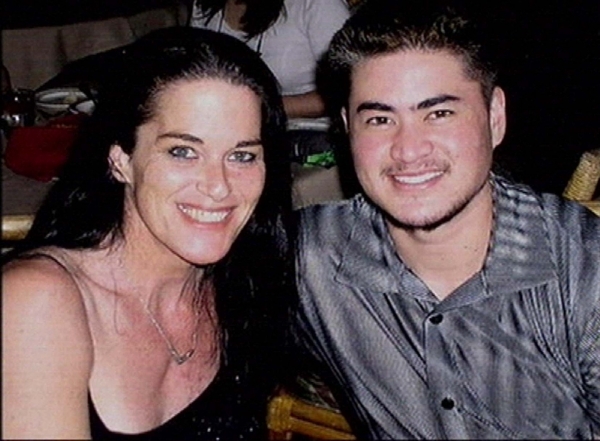 Transsexuál Thomas Beatie se svou ženou Nancy. Transsexuál Thomas Beatie se svou ženou Nancy.