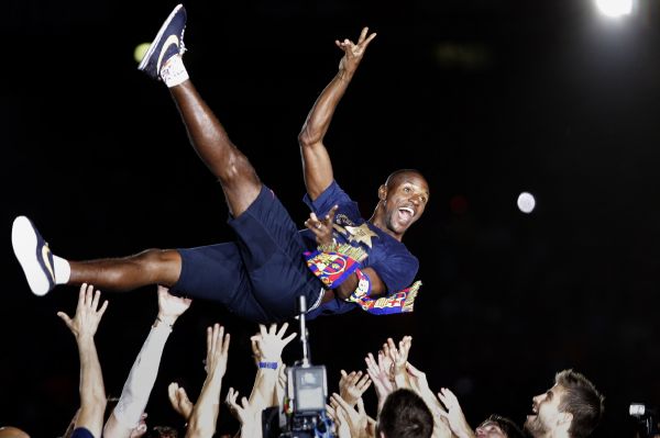 Éric Abidal se dočkal plnohodnotného návratu na trávník. Éric Abidal se dočkal plnohodnotného návratu na trávník.