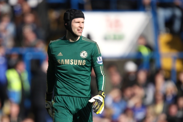 Petr Čech pomohl Chelsea k výhře nad Manchesterem United.