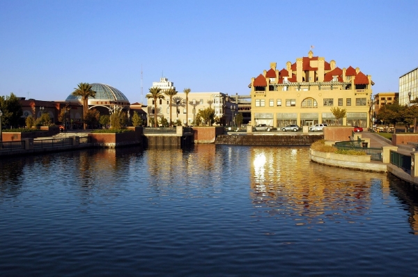 Zadlužený Stockton. 
