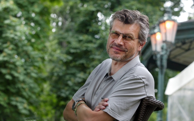Pavel Maurer na kalorie nekouká.