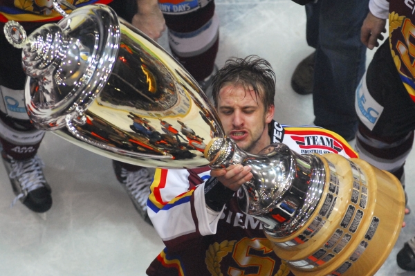 Jan Marek pomohl výraznou měrou ke sparťanskému titulu v sezoně 2005/06. Jan Marek pomohl výraznou měrou ke sparťanskému titulu v sezoně 2005/06.