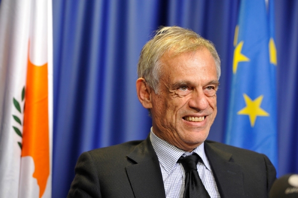 Michalis Sarris rezignoval.
