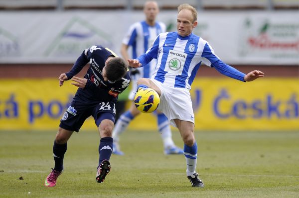 David Jarolím z Mladé Boleslavi (vpravo) a Michal Trávník ze Slovácka. David Jarolím z Mladé Boleslavi (vpravo) a Michal Trávník ze Slovácka.