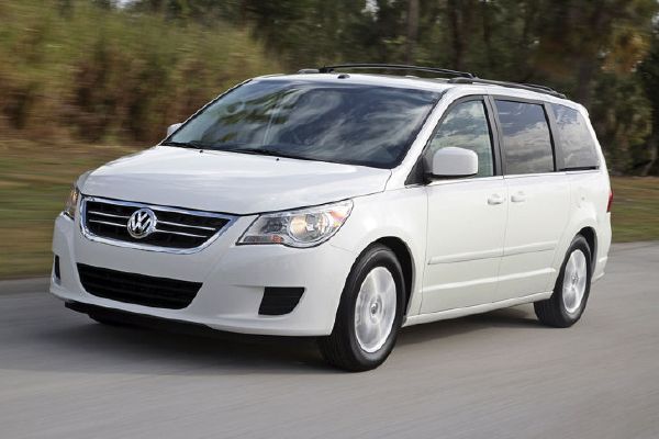 VW Routan, sedmimístný minivan, na severoamerickém trhu příliš neuspěl. VW Routan, sedmimístný minivan, na severoamerickém trhu příliš neuspěl.