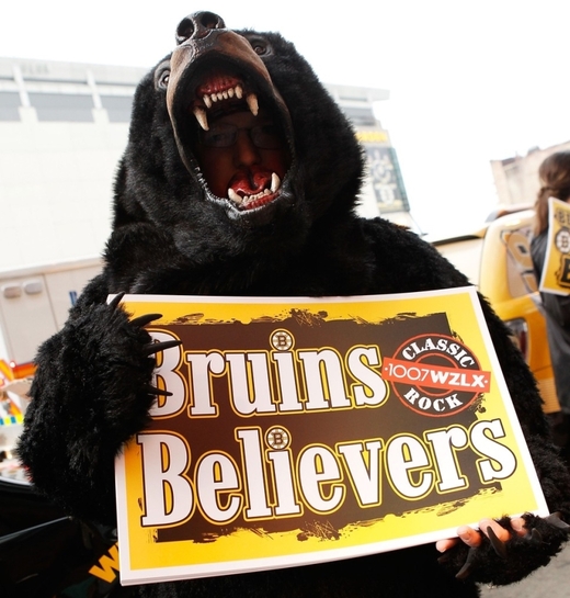 Hlavním symbolem Jágrova nového týmu je medvěd. Není proto divu, že během utkání se jich po Bostonu může hned několik potulovat přímo po ulicích. Hlavním symbolem Jágrova nového týmu je medvěd. Není proto divu, že během utkání se jich po Bostonu může hned několik potulovat přímo po ulicích.