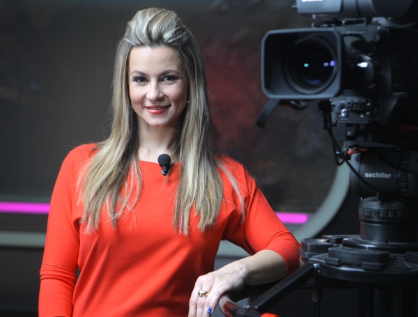 Dnešní výpravu do světa celebrit a šoubyznysu moderuje Monika Marešová.