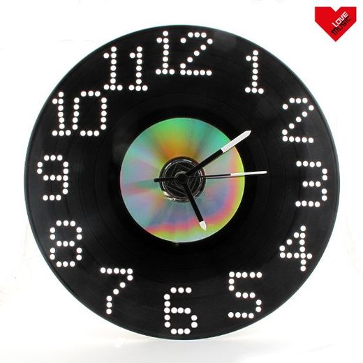 Vinyl a cd jsou představiteli různých generací. Tady se sešli na jedněch hodinách.