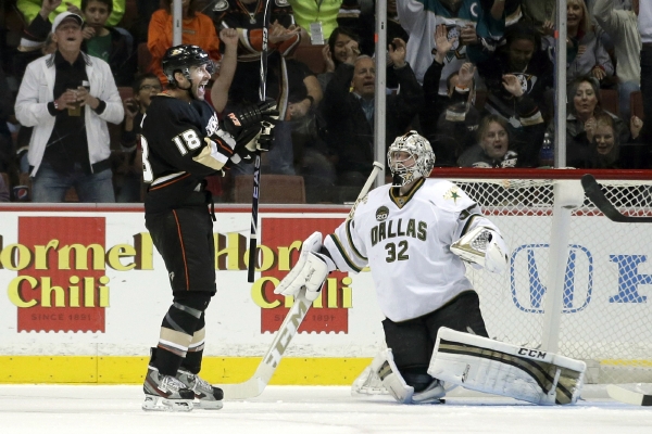 Radek Dvořák se raduje z branky proti Dallasu. Radek Dvořák se raduje z branky proti Dallasu.