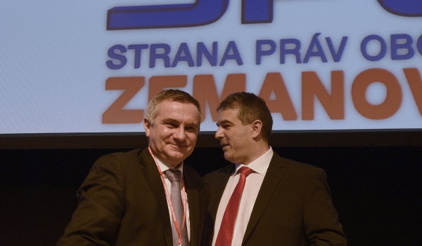 Předseda Strany práv občanů Zemanovci Vratislav Mynář (vlevo) a první místopředseda Zdeněk Štengl.
