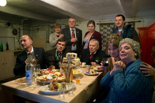 Cyklus filmových povídek Škoda lásky, epizoda Diamantová svatba.