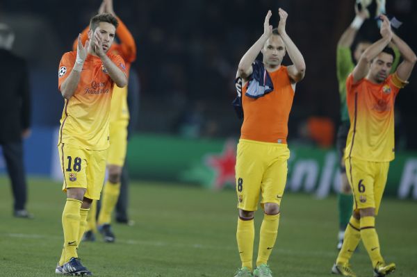 Hráči Barcelony děkují fanouškům. Hráči Barcelony děkují fanouškům.