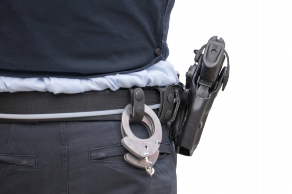 Policista si neoprávněně vyžádal informace ze spisu a poskytl je civilní osobě (ilustrační foto). Policista si neoprávněně vyžádal informace ze spisu a poskytl je civilní osobě (ilustrační foto).