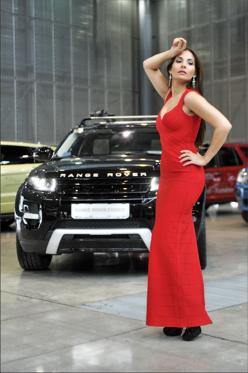Rang Rover zaujal mnohé hvězdy i v zahraničí. Rang Rover zaujal mnohé hvězdy i v zahraničí.