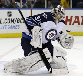 Ondřej Pavelec vychytal čisté konto.