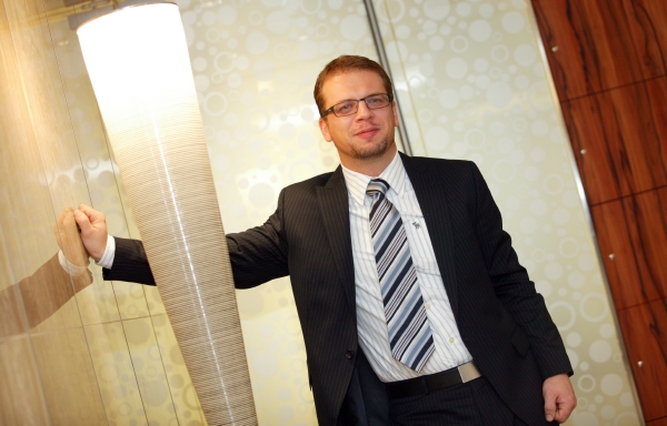 Generální ředitel J&T Banky Štěpán Ašer. Generální ředitel J&T Banky Štěpán Ašer.