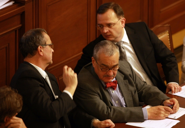 Devadesát procent manažerů vládní politiku nerado.