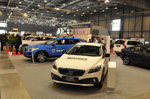 Brněnský autosalon v nové podobě přišel o několik tisíc návštěvníků.